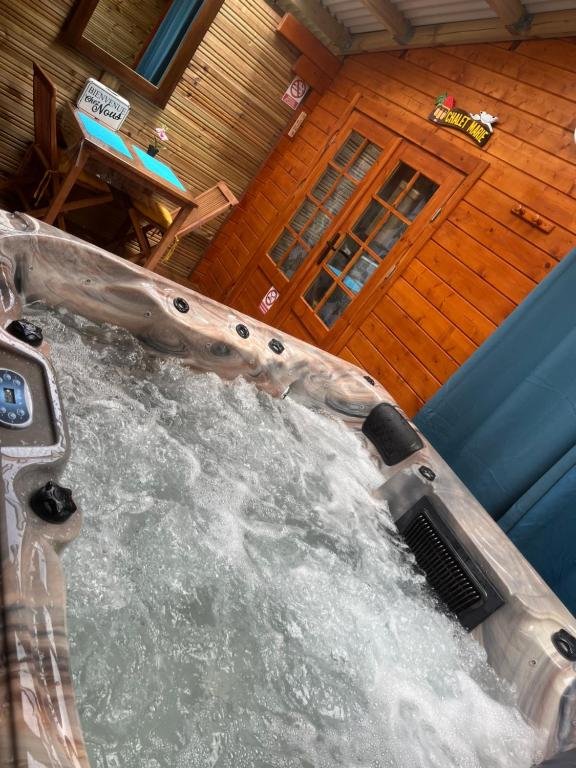Jacuzzi privatif Chalets de Marie